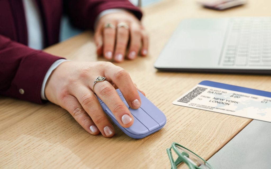 Logitech Mobi Fold hands-on impressions